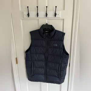 Men’s Large North Face 550 Puffer vest